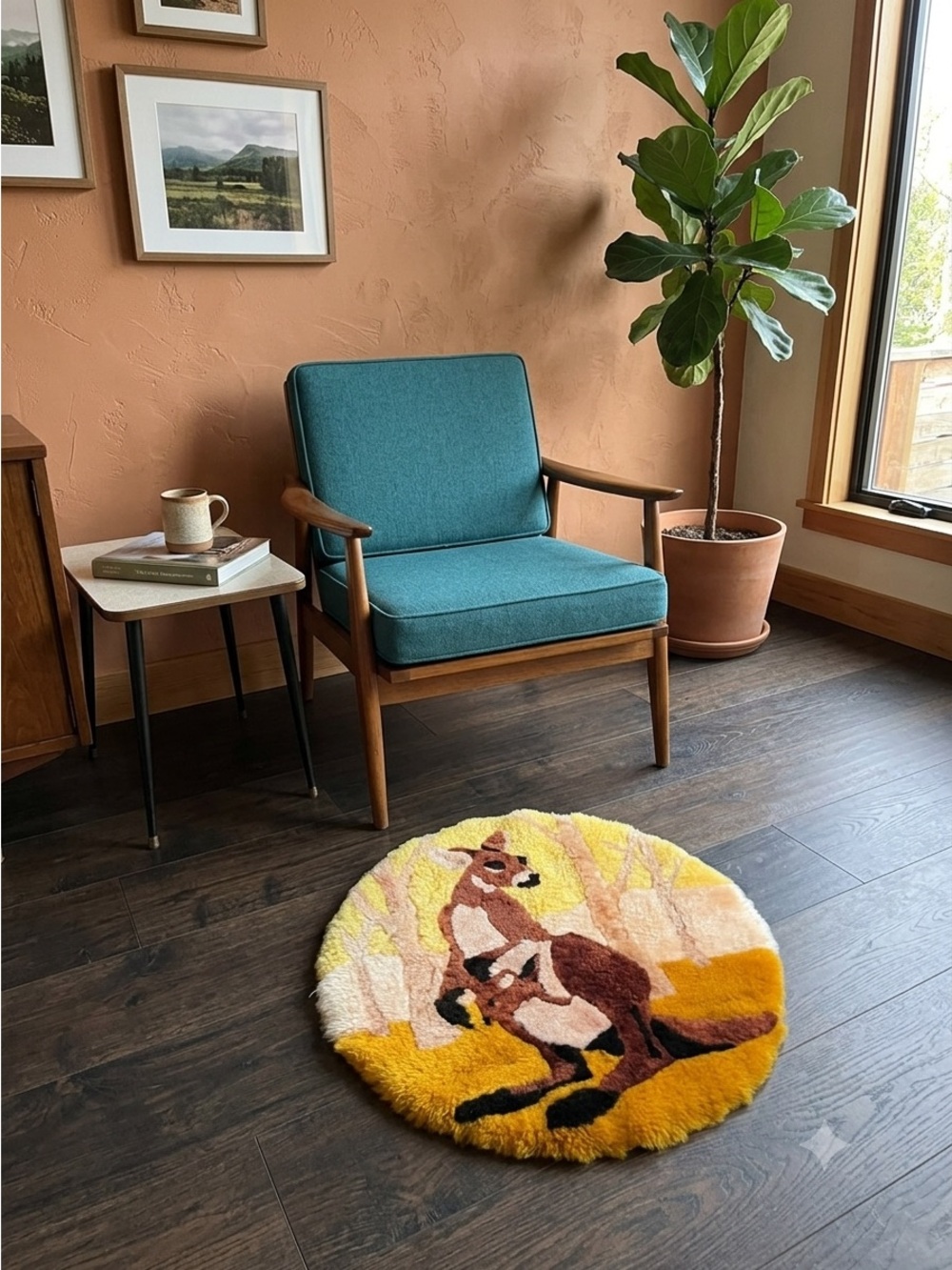 Vintage Handmade Round Sheepskin Rug w/ Kangaroo - 20" diameter 🦘